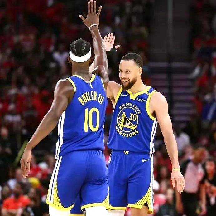 ayx爱游戏官网 - 库里赛事官方发布精彩发挥新规，老鹰争议不断！